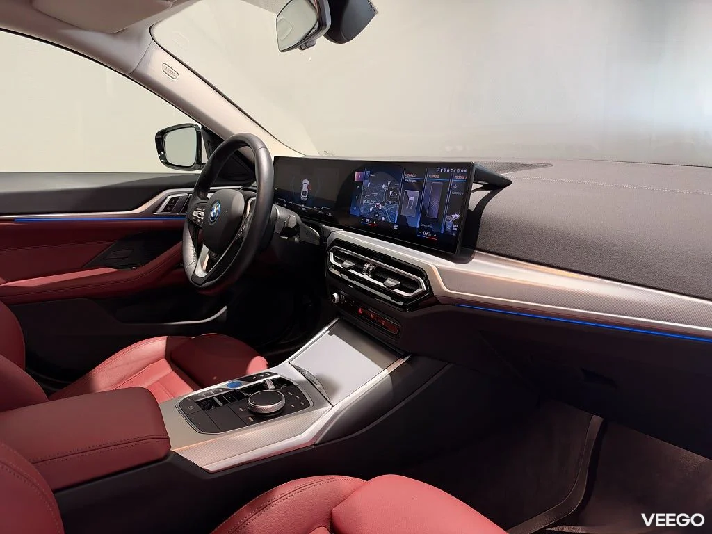 BMW i4 eDrive40 Adpt farth Sportstolar Rattv Drag Hifi 0kW