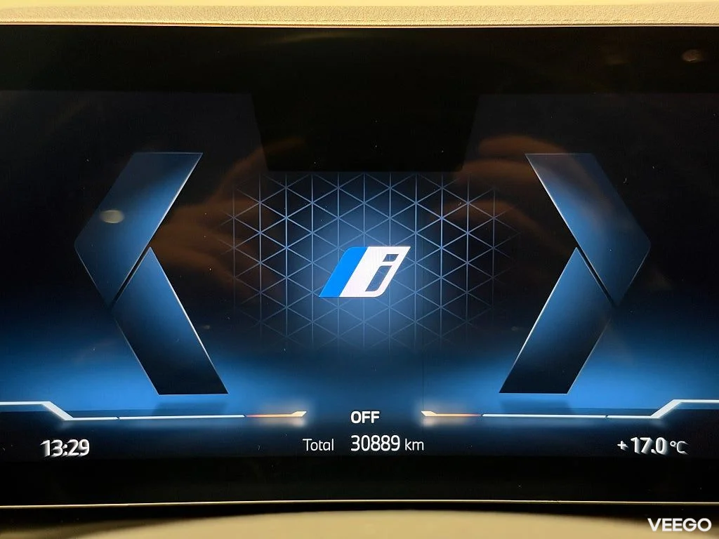 BMW i4 eDrive40 Adpt farth Sportstolar Rattv Drag Hifi 0kW