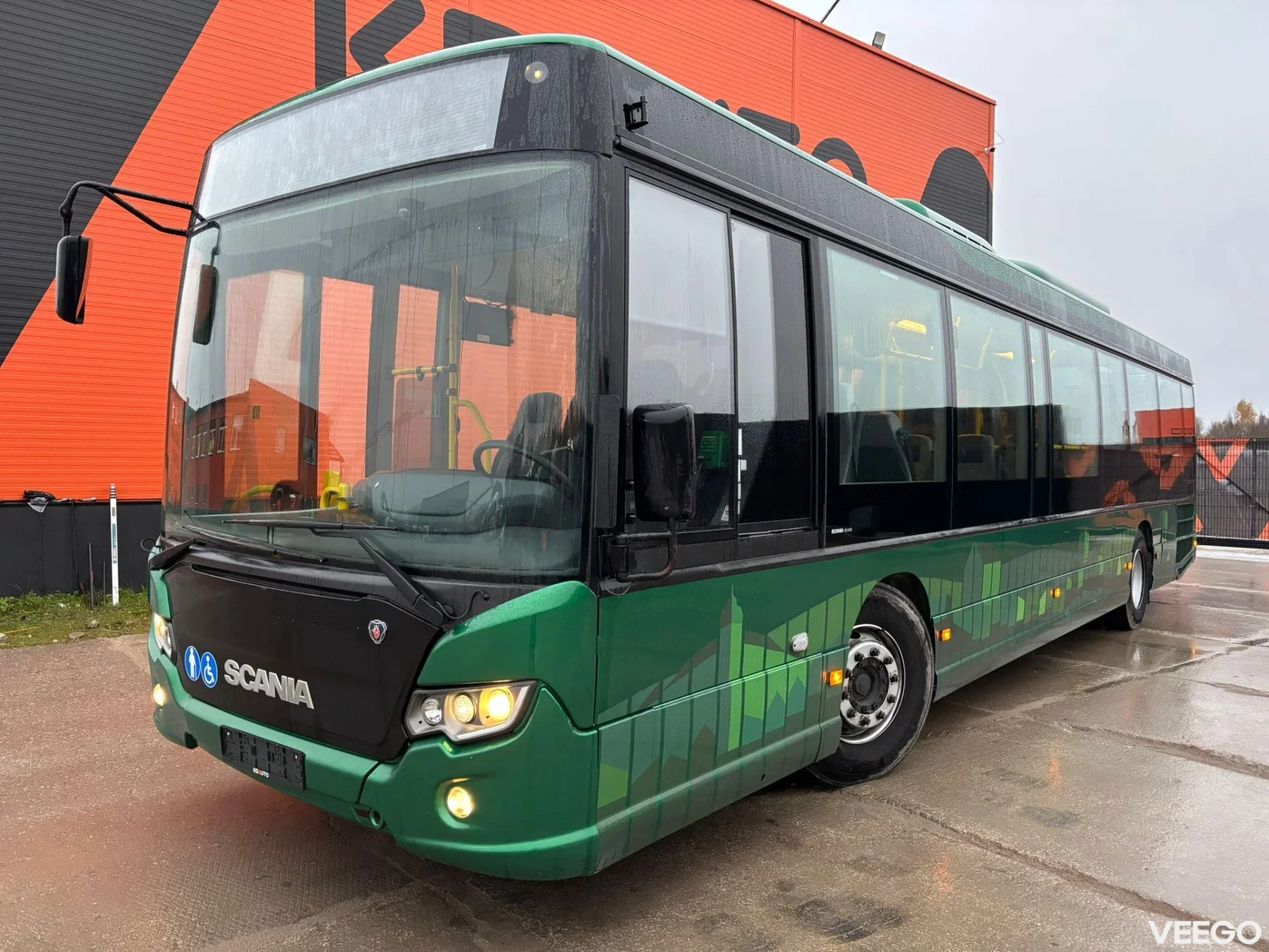 Scania K 320 40 SEATS / AC / AUXILIARY HEATER / WHEELCHAIR RAMP 235kW