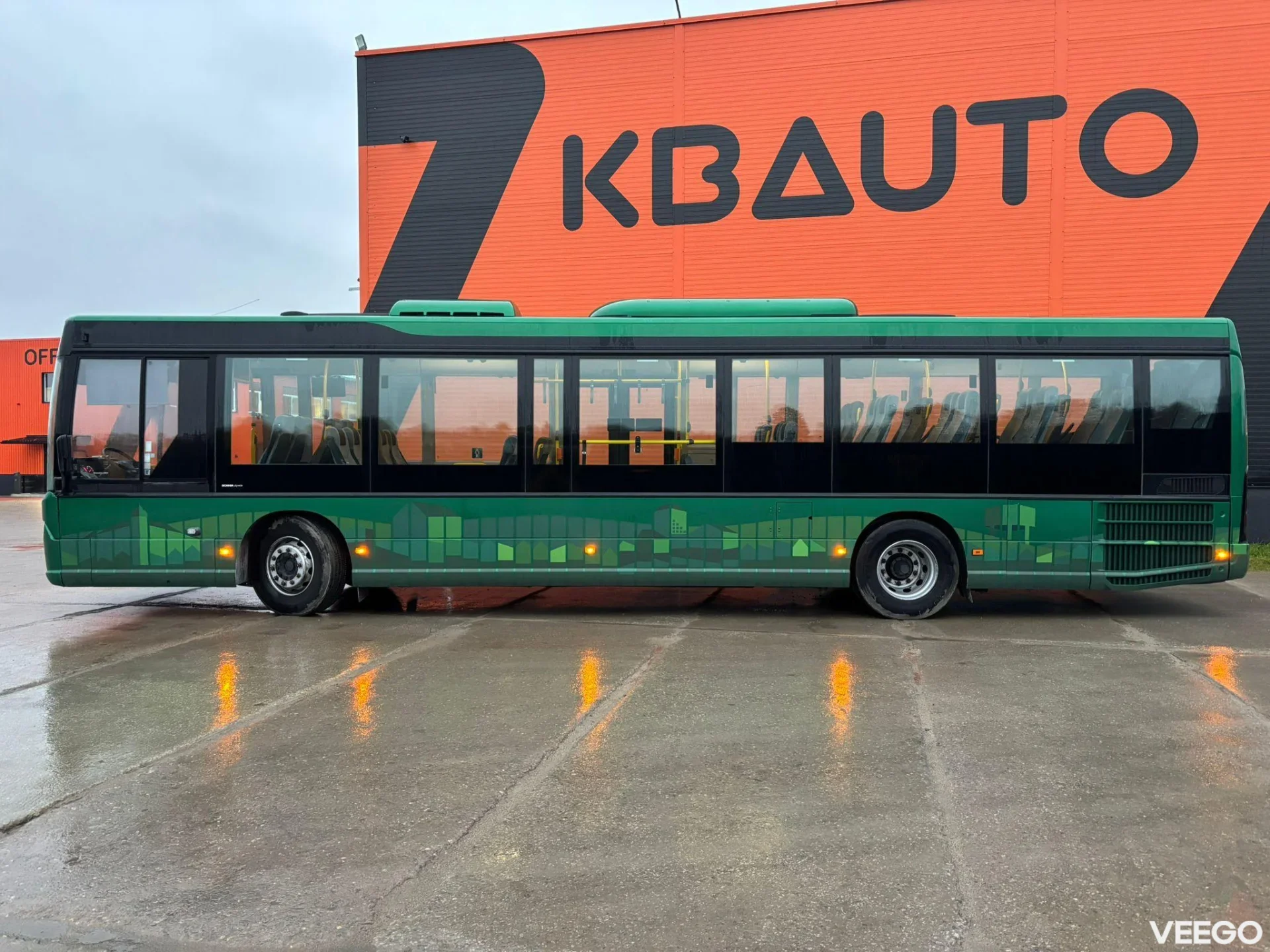 Scania K 320 40 SEATS / AC / AUXILIARY HEATER / WHEELCHAIR RAMP 235kW