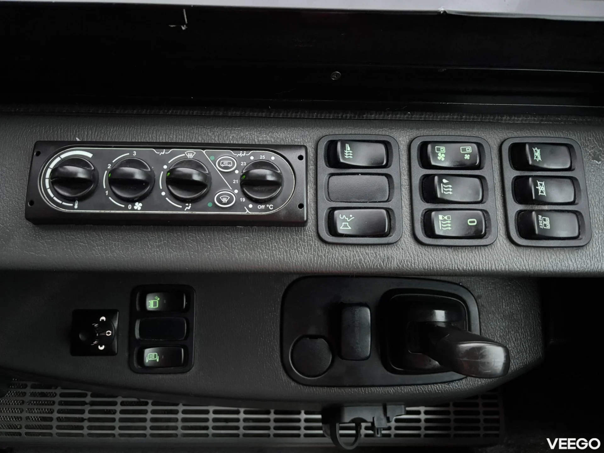 Scania K 320 40 SEATS / AC / AUXILIARY HEATER / WHEELCHAIR RAMP 235kW