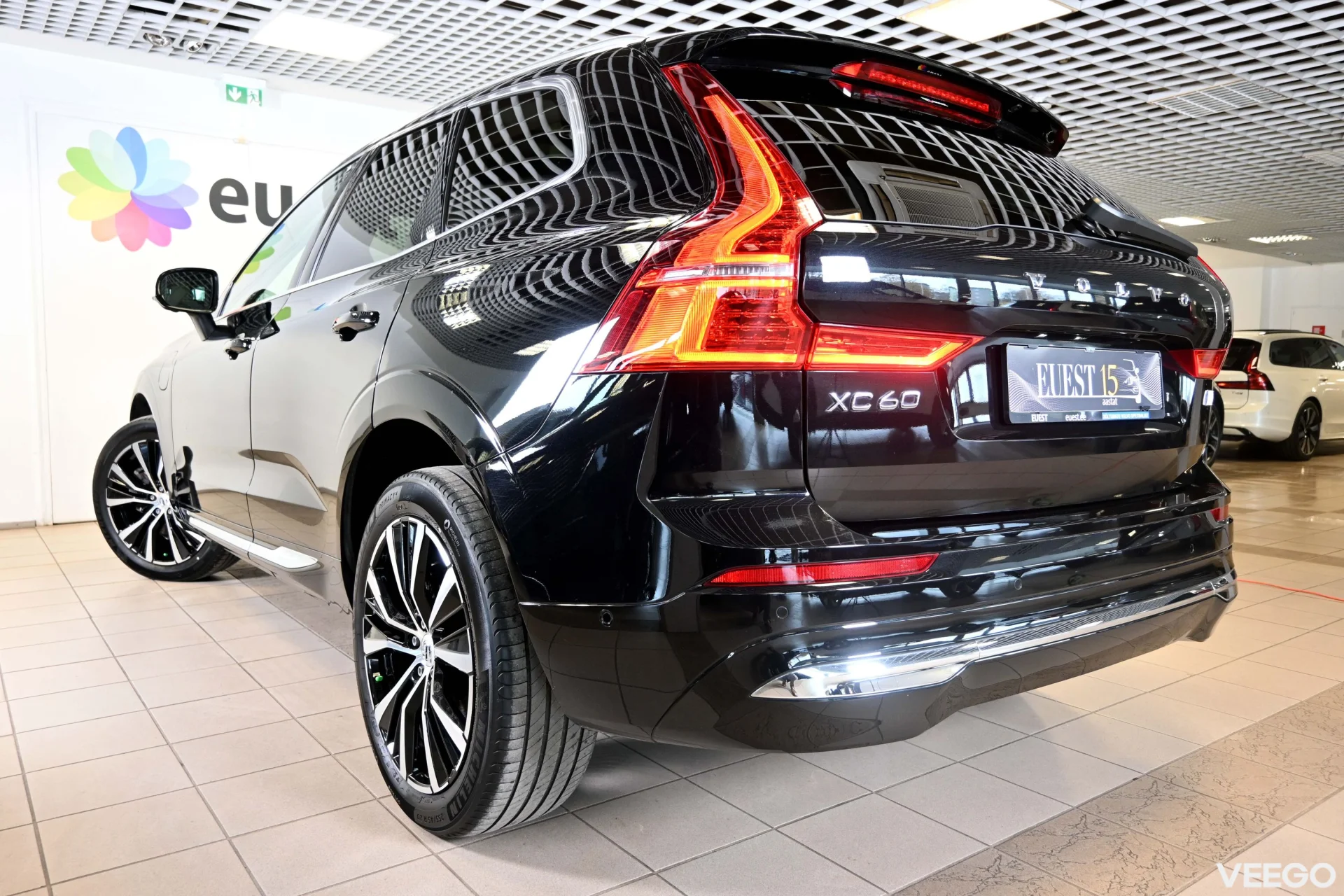 Volvo XC60 AWD H&K ULTIMATE BRIGHT XENIUM INTELLI SAFE 2 335kW