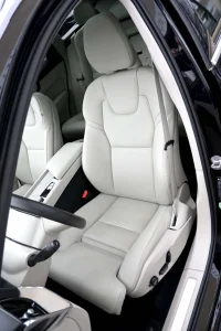 Volvo XC60 AWD H&K ULTIMATE BRIGHT XENIUM INTELLI SAFE 2 335kW thumbnail