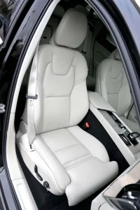 Volvo XC60 AWD H&K ULTIMATE BRIGHT XENIUM INTELLI SAFE 2 335kW thumbnail