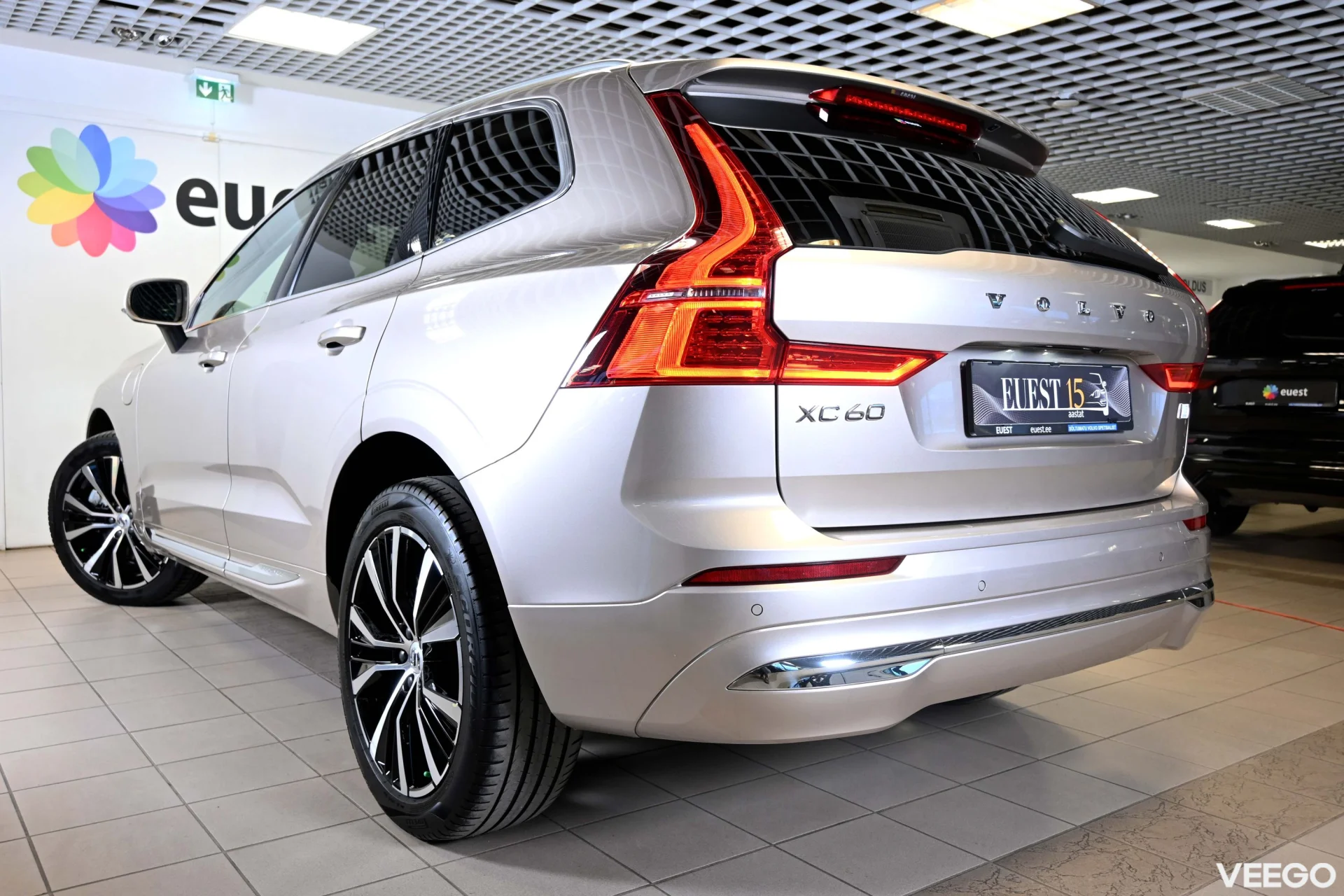 Volvo XC60 AWD T8 H&K ULTIMATE BRIGHT XENIUM INTELLI SAFE MY2024 2 335kW
