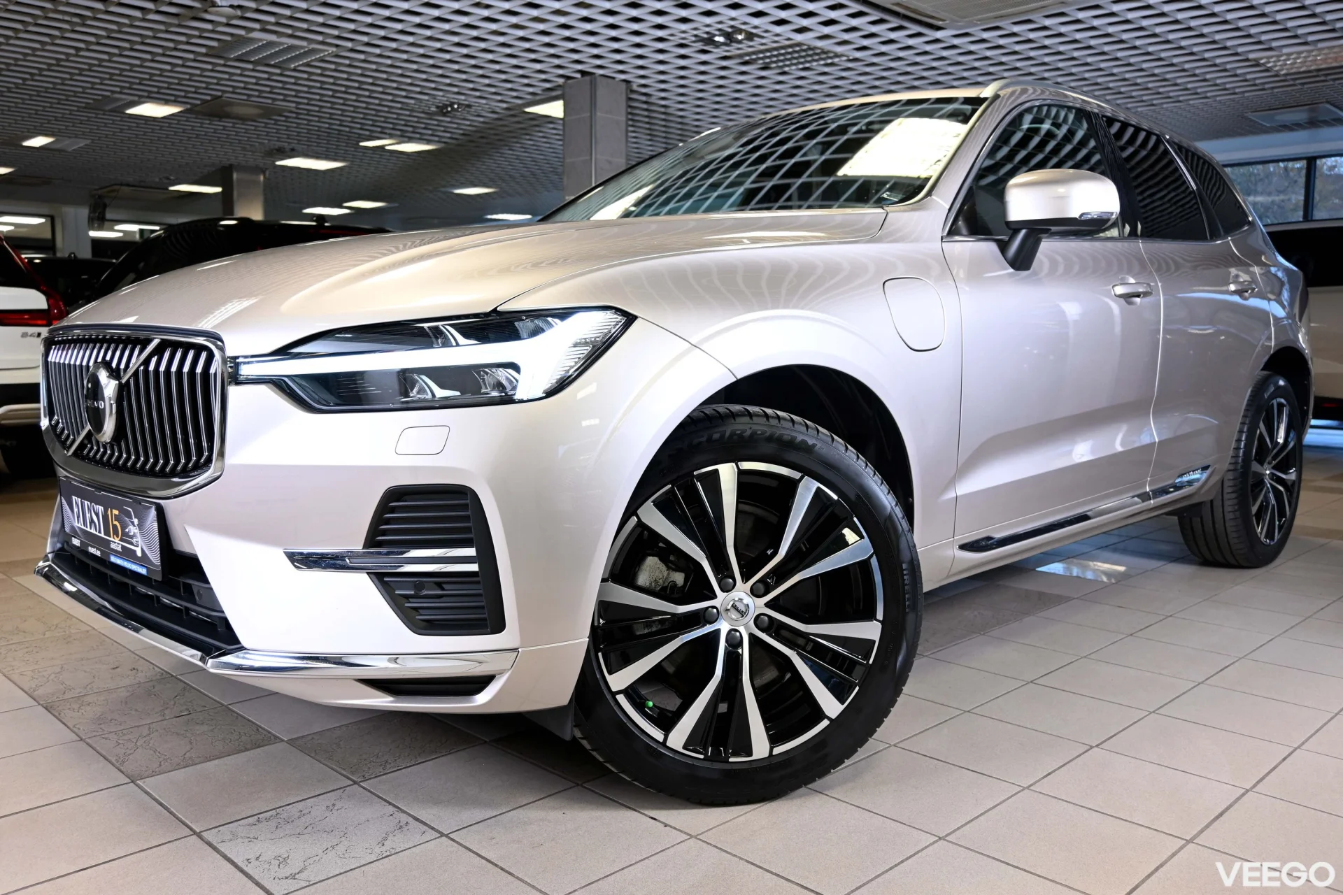 Volvo XC60 AWD T8 H&K ULTIMATE BRIGHT XENIUM INTELLI SAFE MY2024 2 335kW