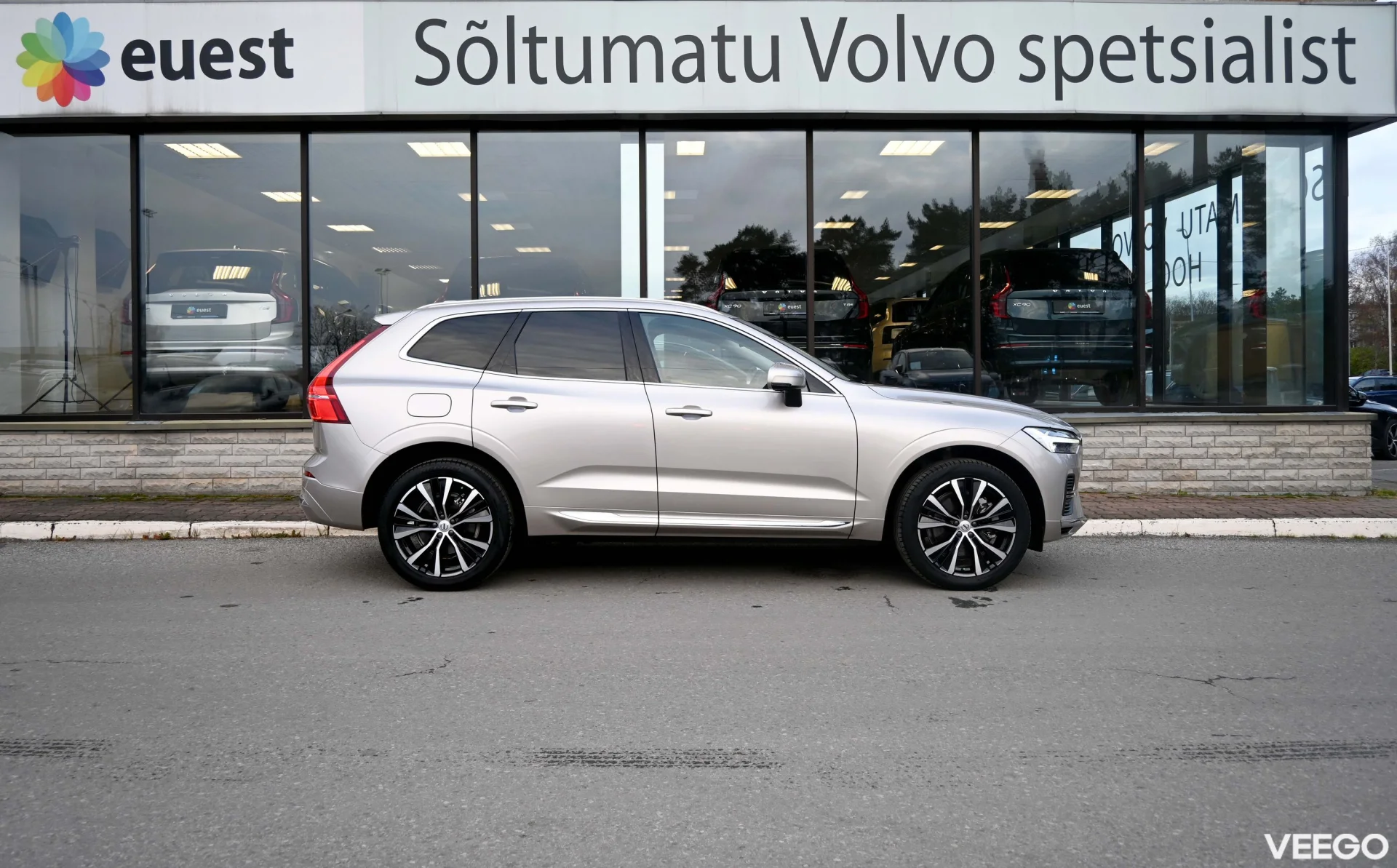 Volvo XC60 AWD T8 H&K ULTIMATE BRIGHT XENIUM INTELLI SAFE MY2024 2 335kW
