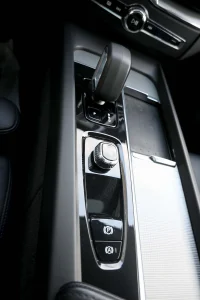 Volvo XC60 AWD T8 H&K ULTIMATE BRIGHT XENIUM INTELLI SAFE MY2024 2 335kW thumbnail