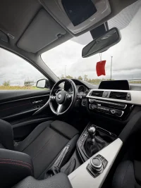 BMW 320 2.0 85kW thumbnail