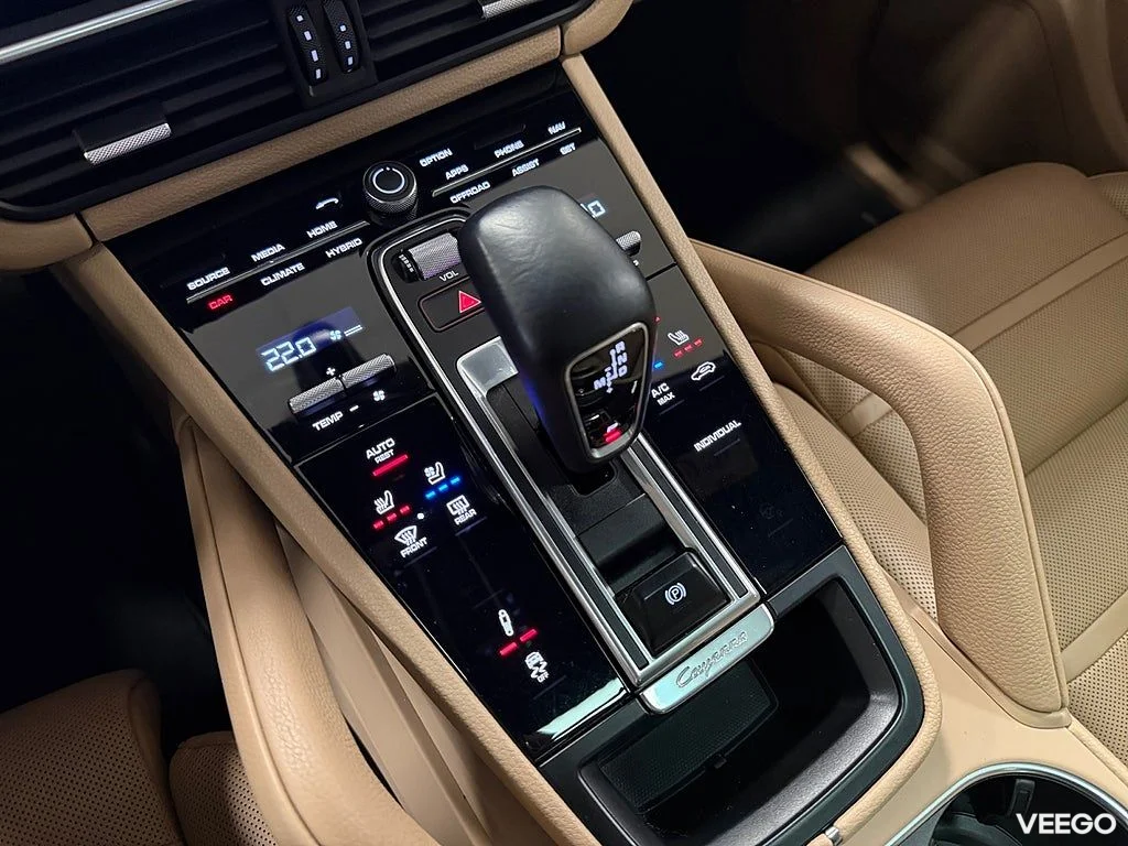Porsche Cayenne E-Hybrid Coupé 462HK/Sportavgas/14-Vägs/Drag 340kW
