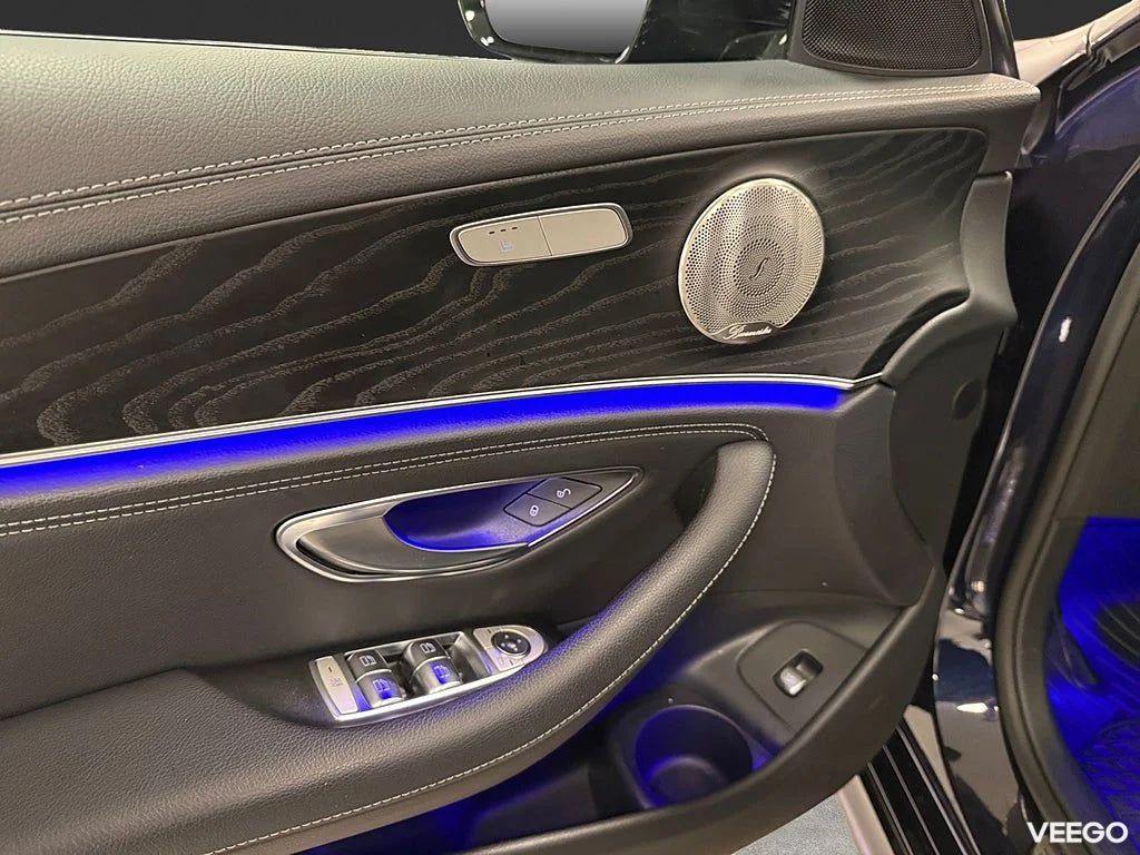 Mercedes-Benz E300 T 4M 306HK AMG /Burmester /360 /Drag 225kW