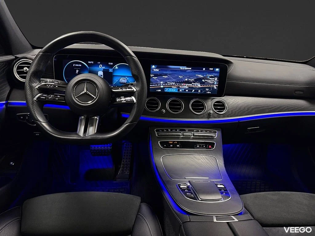Mercedes-Benz E300 T 4M 306HK AMG /Burmester /360 /Drag 225kW