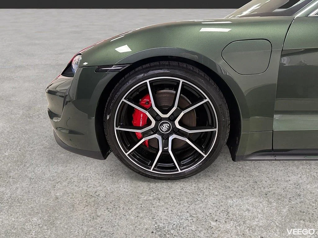 Porsche Taycan 4S 571HK /PTS /Pano /Bose /Clubinteriör 420kW