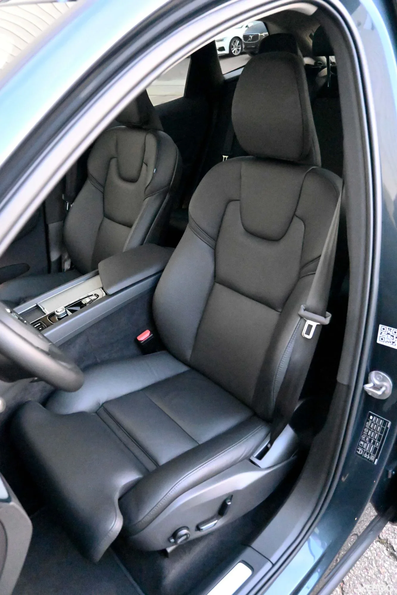 Volvo XC60 AWD H&K ULTRA DARK INTELLI SAFE XENIUM 2 293kW