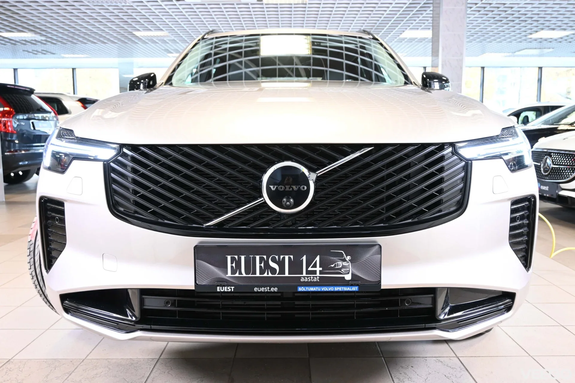 Volvo XC90 T8 TWIN ENGINE AWD B&W 4C ULTRA DARK INTELLI SAFE PRO MY26 2 335kW