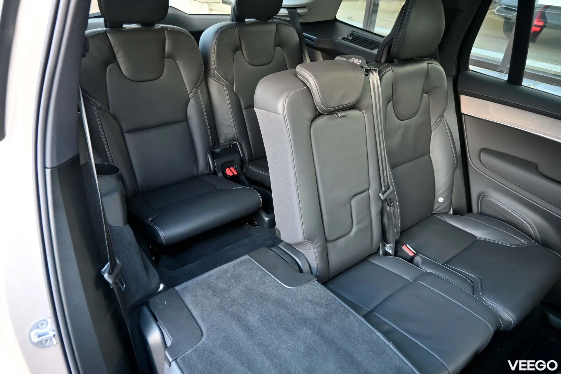 Volvo XC90 T8 TWIN ENGINE AWD B&W 4C ULTRA DARK INTELLI SAFE PRO MY26 2 335kW