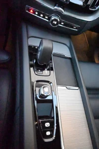 Volvo XC60 AWD H&K ULTRA DARK INTELLI SAFE XENIUM 2 293kW thumbnail