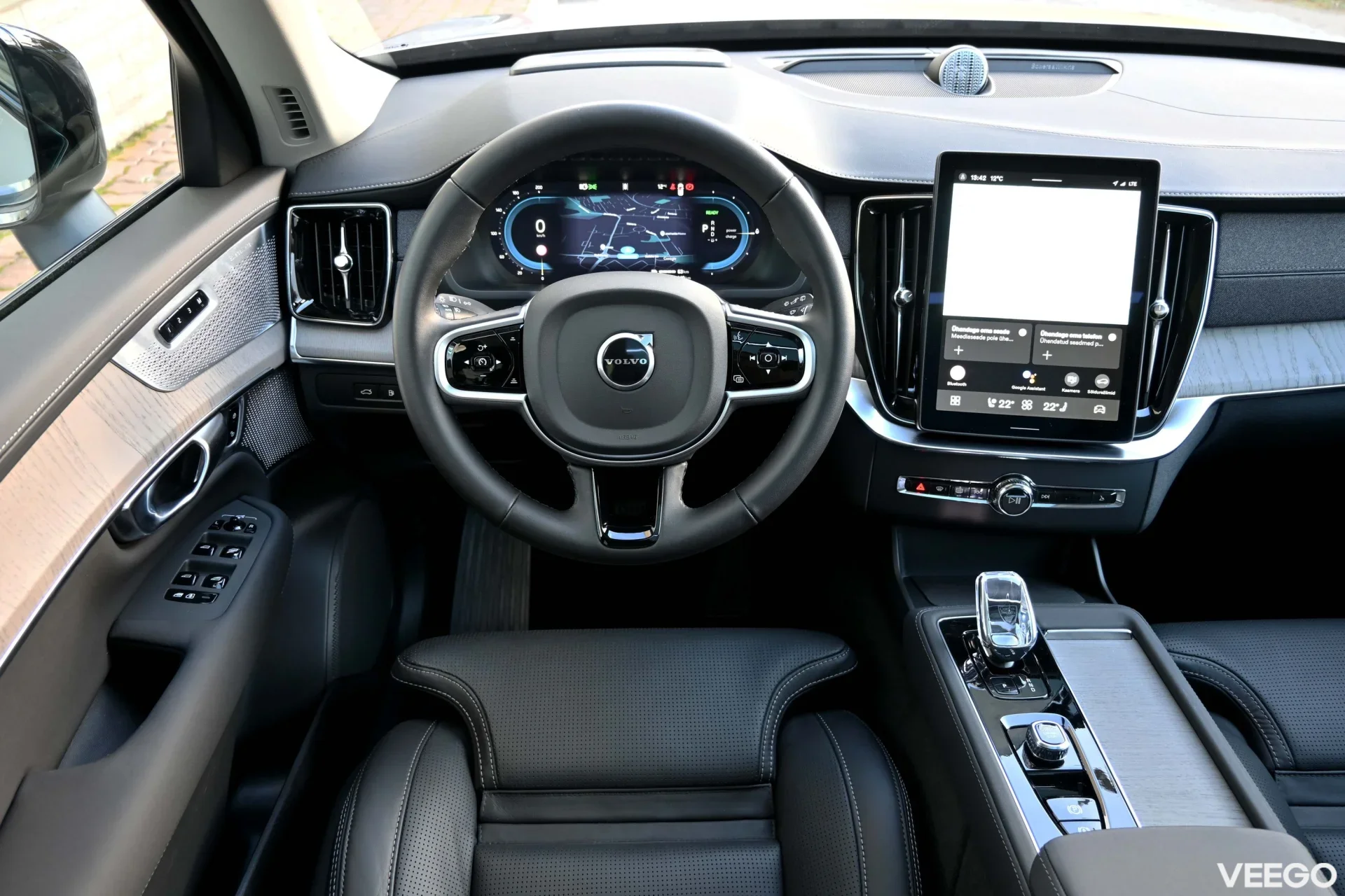 Volvo XC90 T8 TWIN ENGINE AWD B&W 4C ULTRA DARK INTELLI SAFE PRO MY26 2 335kW