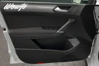 Volkswagen Touran 2.0 TDI DSG 150HK 7-Sits R-Line /Drag/Värm 110kW thumbnail