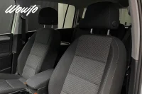 Volkswagen Touran 2.0 TDI DSG 150HK 7-Sits R-Line /Drag/Värm 110kW thumbnail