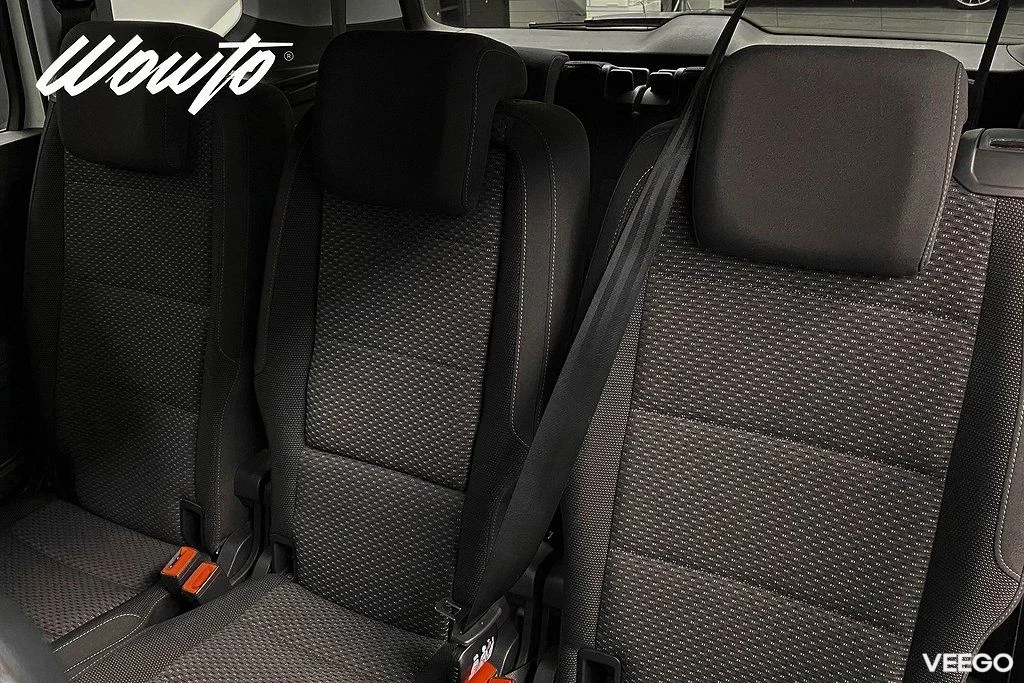 Volkswagen Touran 2.0 TDI DSG 150HK 7-Sits R-Line /Drag/Värm 110kW