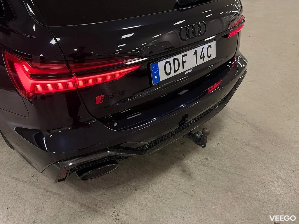Audi RS 6 Avant 600HK /Night Vis /Kolfiber /Pano /Sv-Såld 441kW