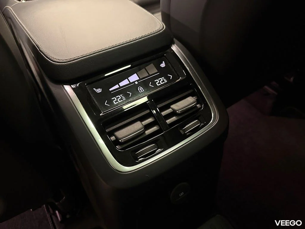 Volvo XC90 Recharge T8 II AWD 456HK Ultimate Dark /B&W /Pano 335kW