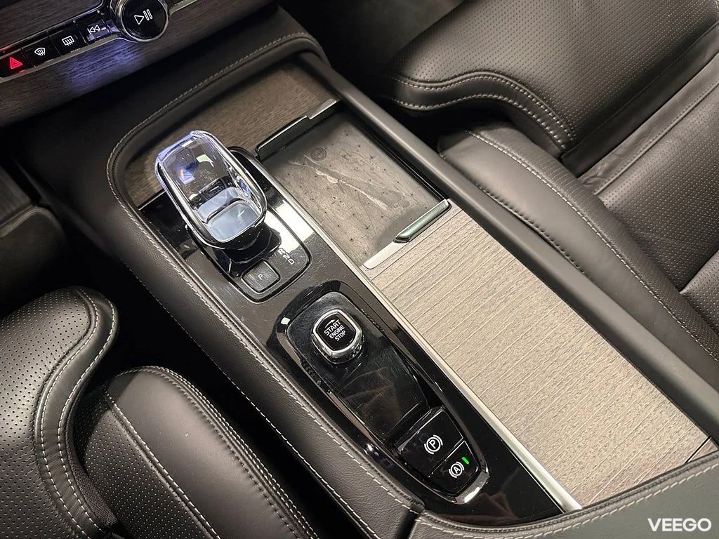 Volvo XC90 Recharge T8 II AWD 456HK Ultimate Dark /B&W /Pano 335kW