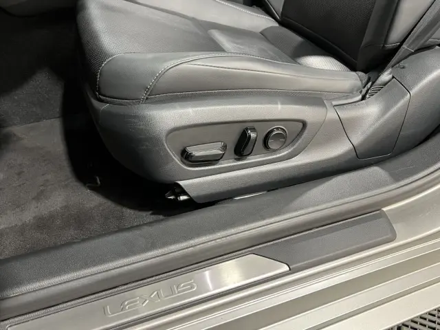 Image of Lexus ES 300h - 2.5 131kW