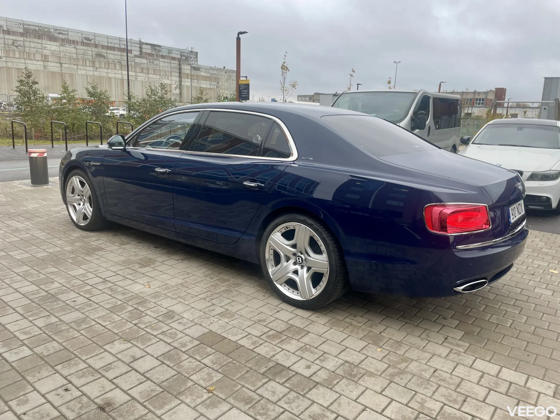 Bentley Flying Spur 6.0 460kW