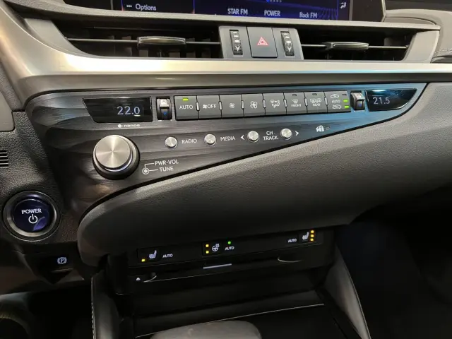 Image of Lexus ES 300h - 2.5 131kW