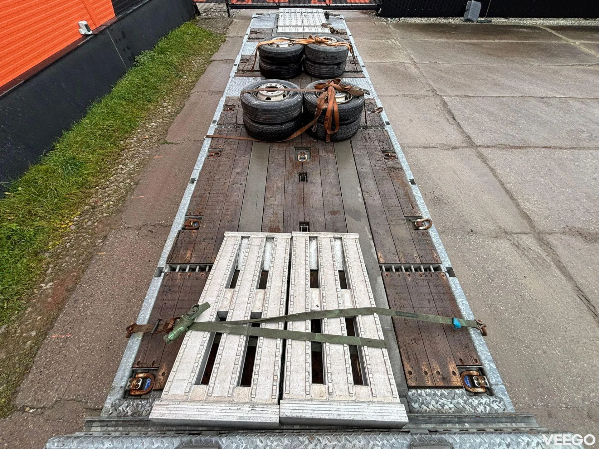 Humbaur HTS30 SAF AXLES / REAR AXLE STEERING