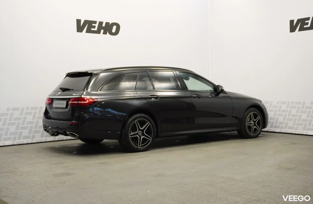 Mercedes-Benz E300 de 4Matic AMG Line 143kW