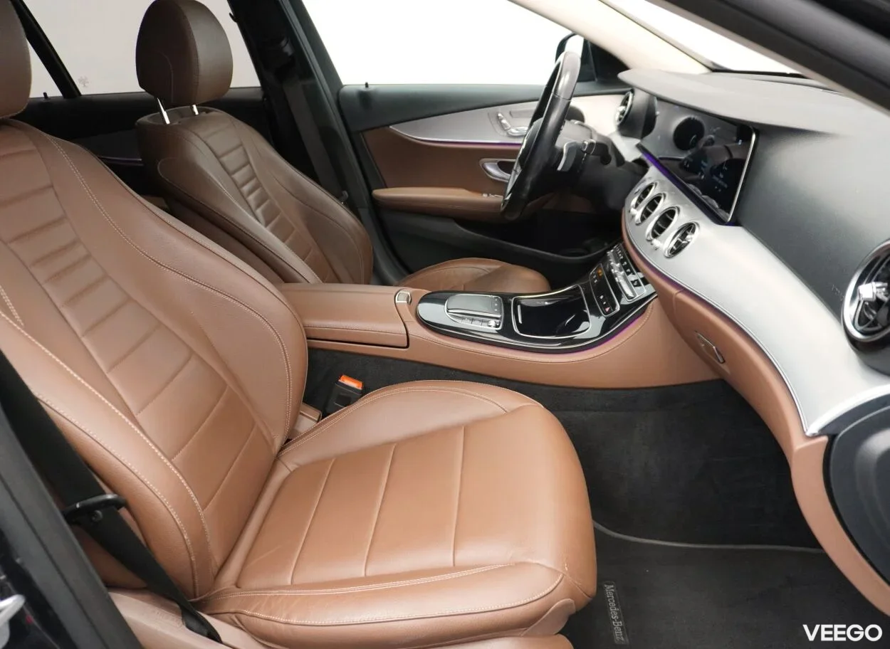 Mercedes-Benz E300 de 4Matic AMG Line 143kW