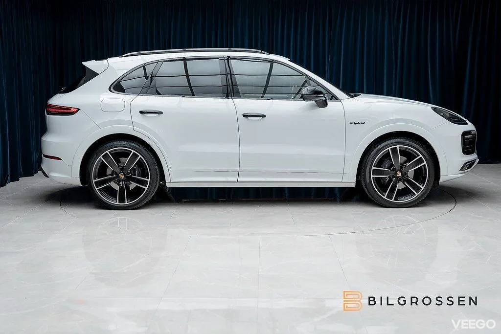 Porsche Cayenne E-Hybrid Platinum 3.79% Pano BOSE 360 Drag 340kW