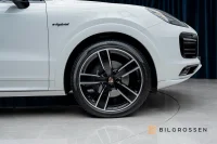 Porsche Cayenne E-Hybrid Platinum 3.79% Pano BOSE 360 Drag 340kW thumbnail