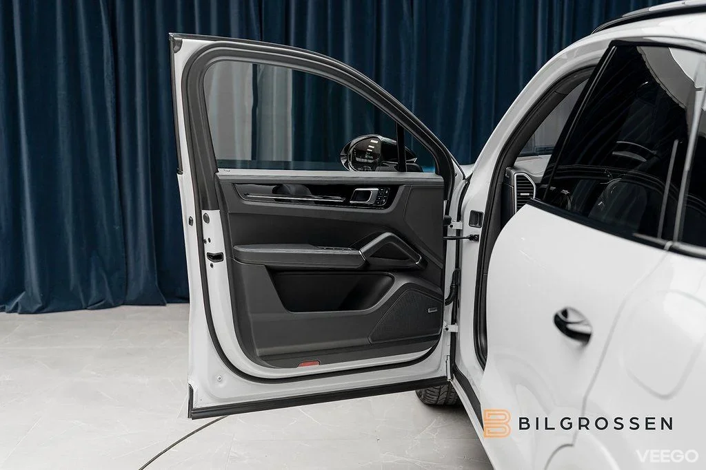 Porsche Cayenne E-Hybrid Platinum 3.79% Pano BOSE 360 Drag 340kW