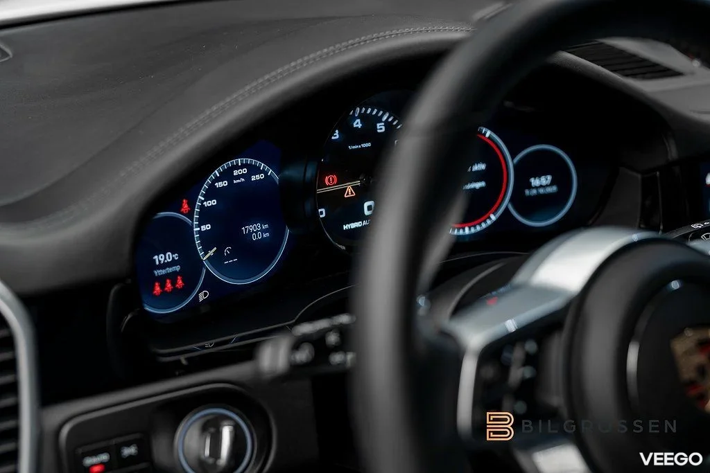 Porsche Cayenne E-Hybrid Platinum 3.79% Pano BOSE 360 Drag 340kW