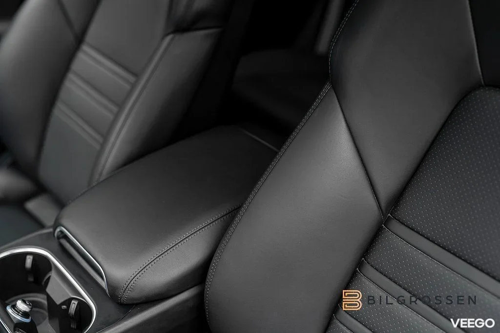 Porsche Cayenne E-Hybrid Platinum 3.79% Pano BOSE 360 Drag 340kW