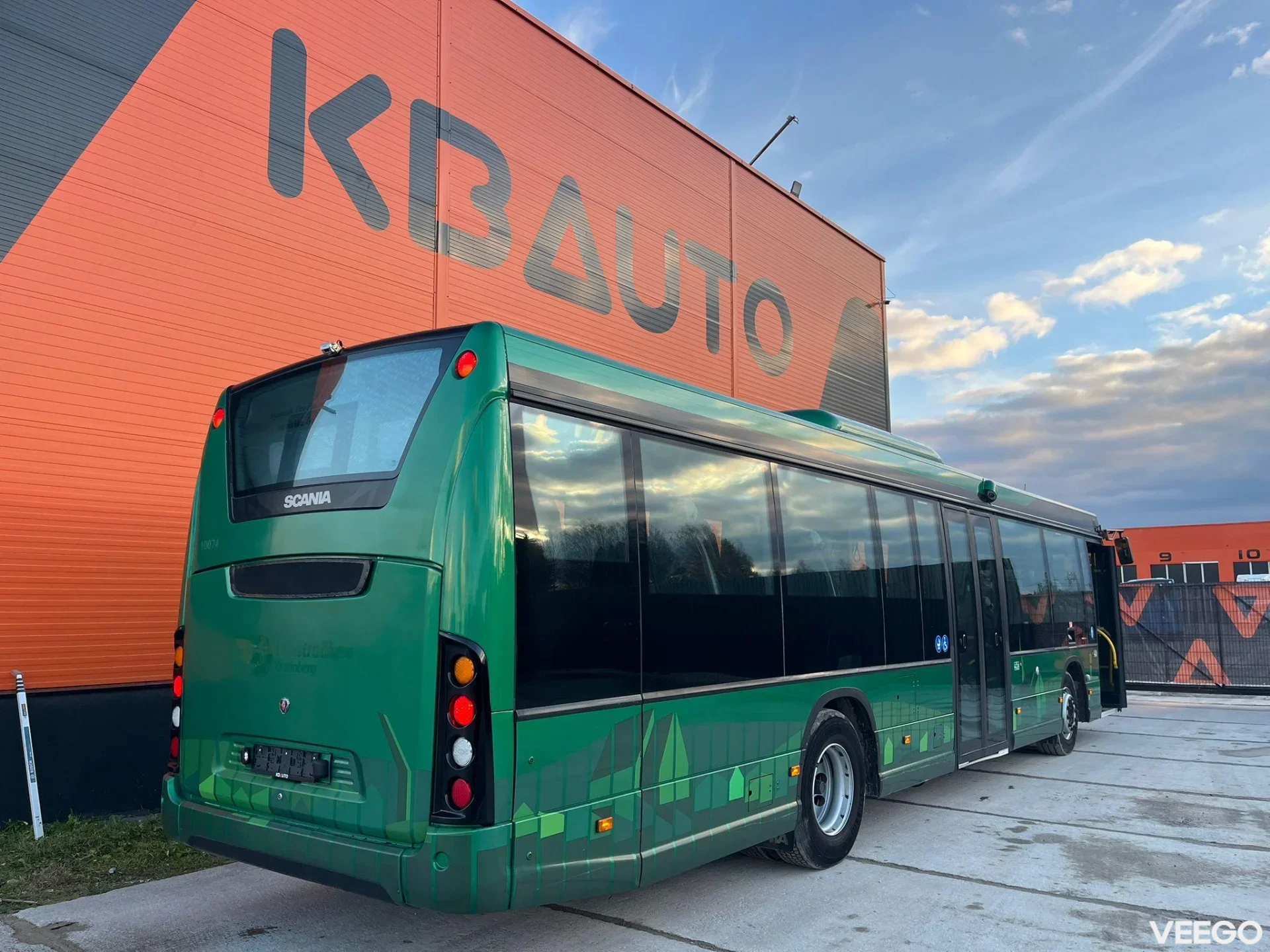 Scania K 320 40 SEATS / AC / AUXILIARY HEATER / WHEELCHAIR RAMP 235kW