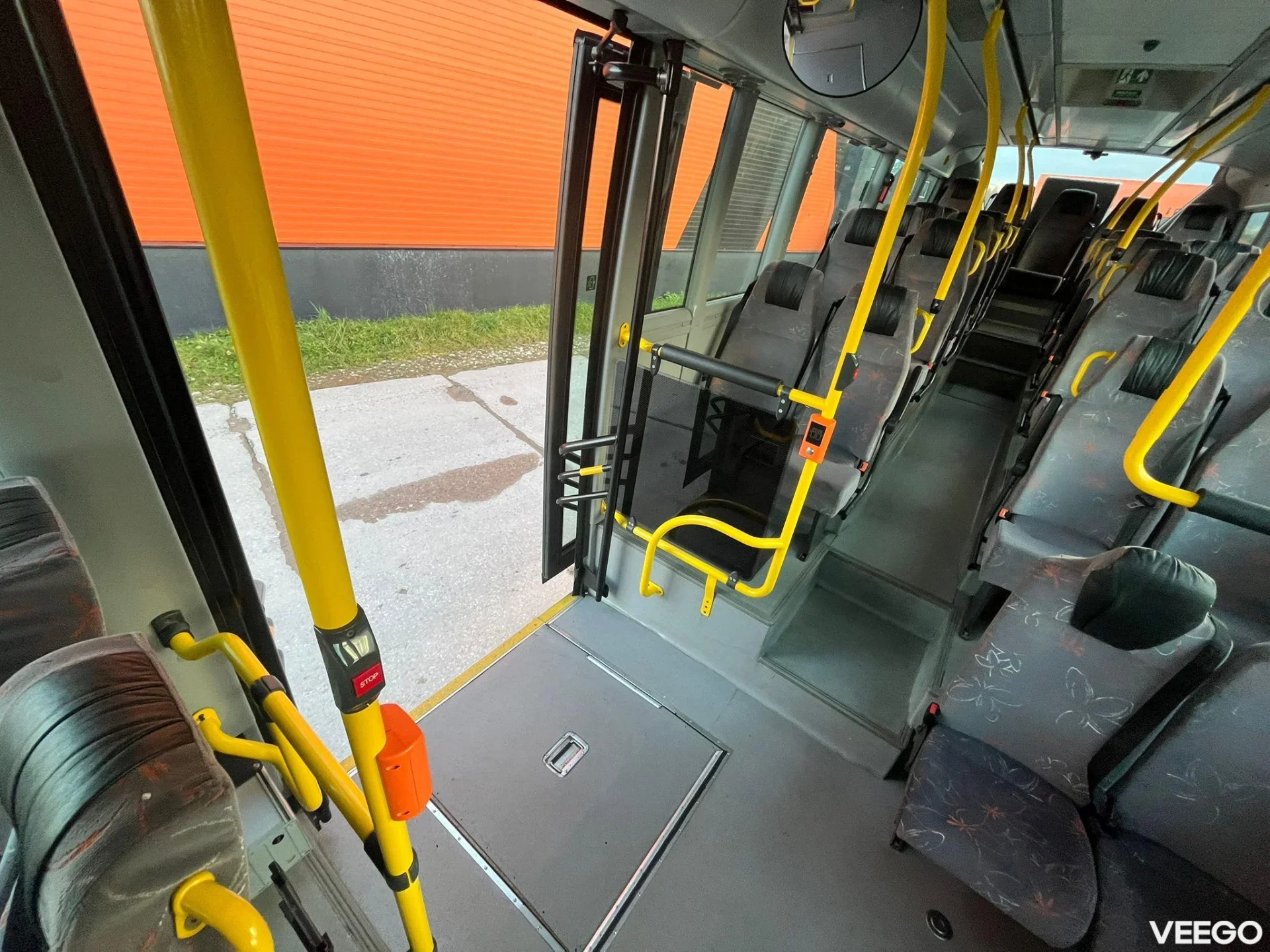 Scania K 320 40 SEATS / AC / AUXILIARY HEATER / WHEELCHAIR RAMP 235kW