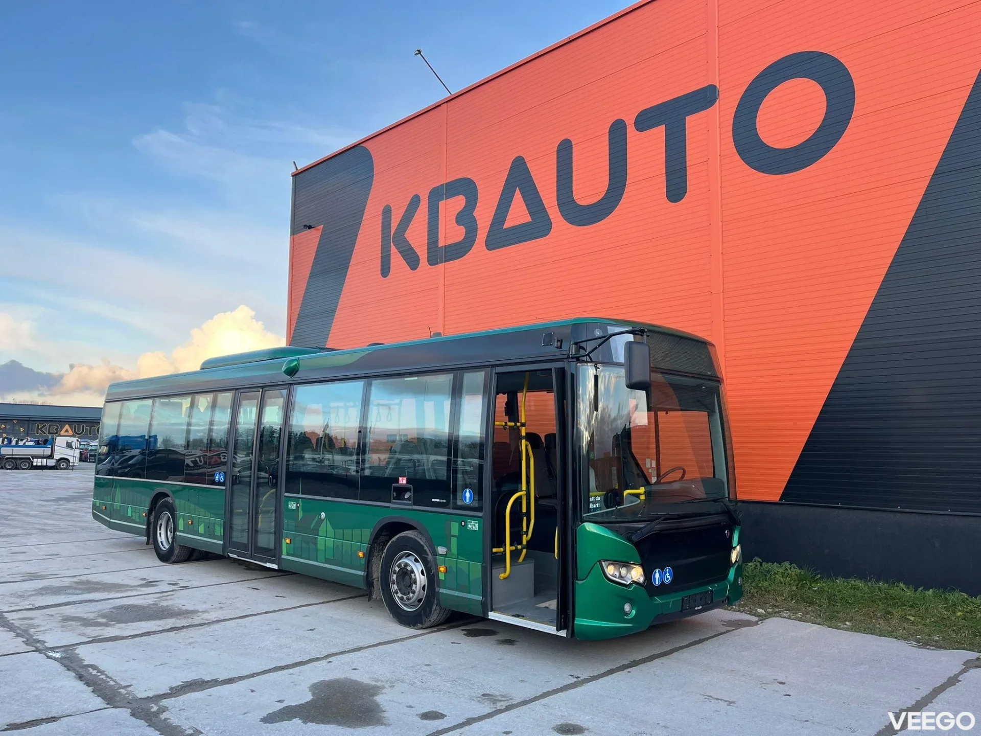 Scania K 320 40 SEATS / AC / AUXILIARY HEATER / WHEELCHAIR RAMP 235kW