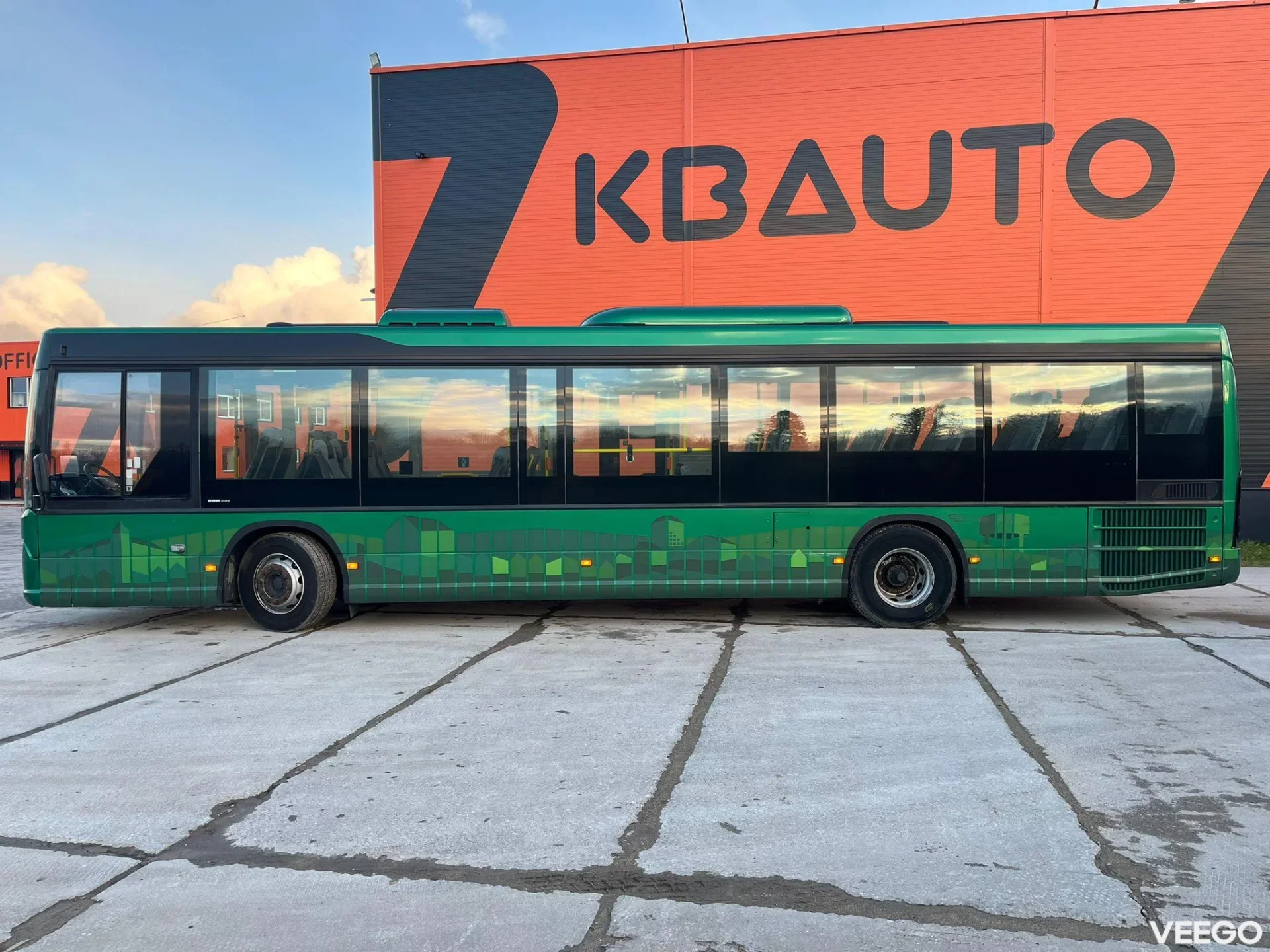 Scania K 320 40 SEATS / AC / AUXILIARY HEATER / WHEELCHAIR RAMP 235kW