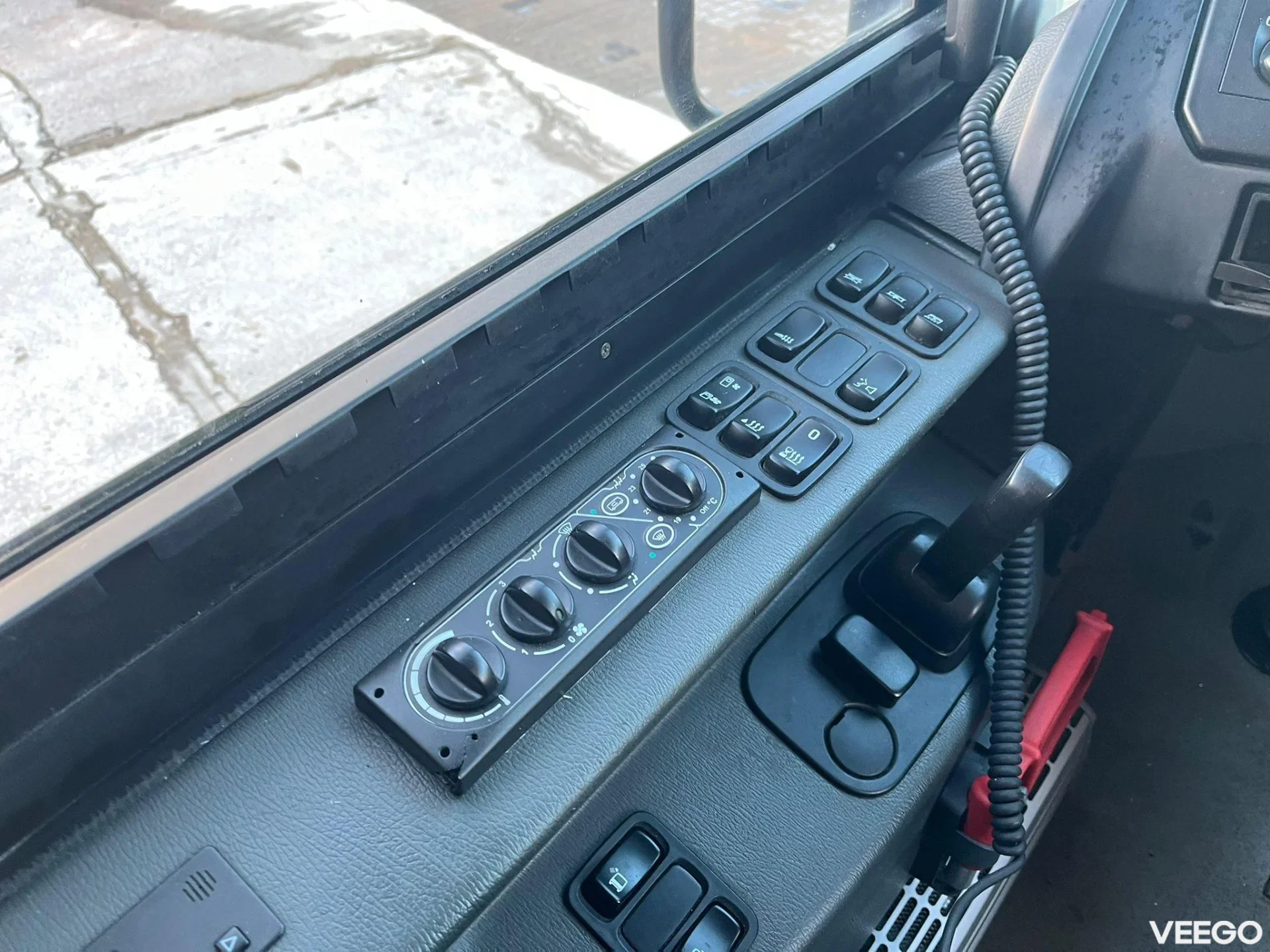 Scania K 320 40 SEATS / AC / AUXILIARY HEATER / WHEELCHAIR RAMP 235kW