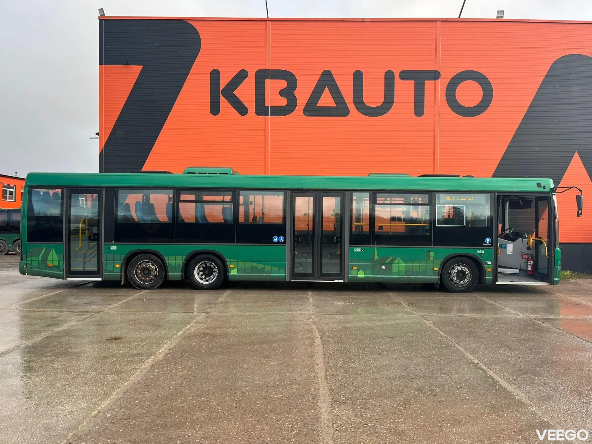 Scania K 280 44 SEATS / AC / AUXILIARY HEATER / WHEELCHAIR RAMP 206kW