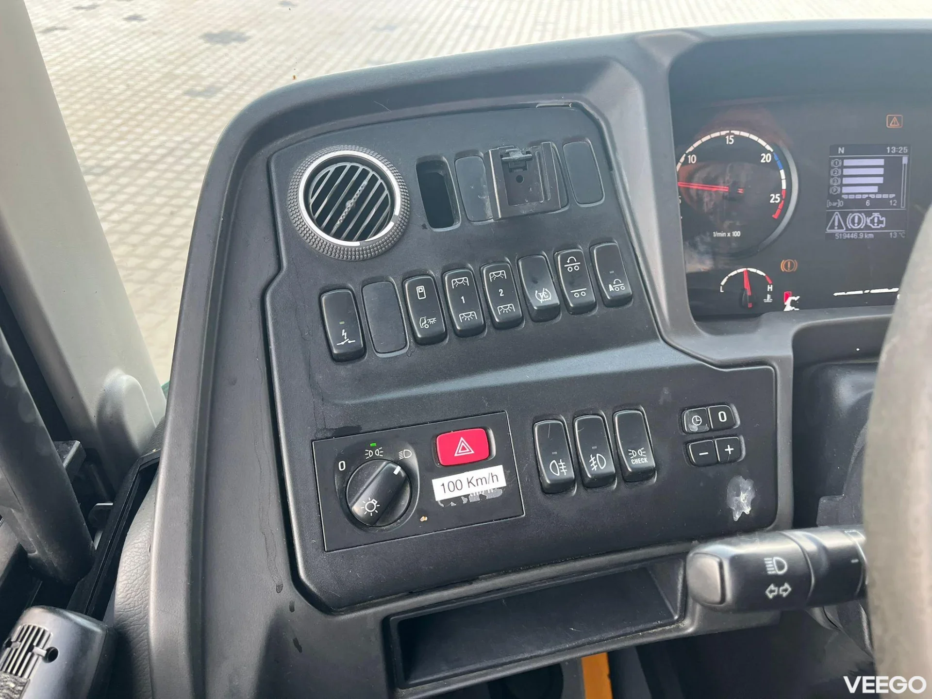 Scania K 280 44 SEATS / AC / AUXILIARY HEATER / WHEELCHAIR RAMP 206kW