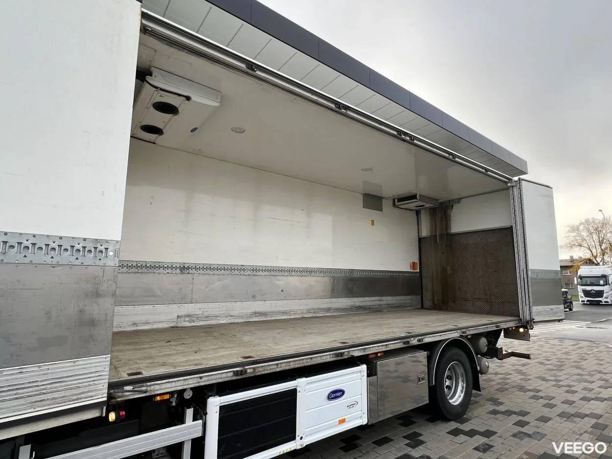 Volvo FM 370 Külmik Carrier avatava küljega 10.8 278kW