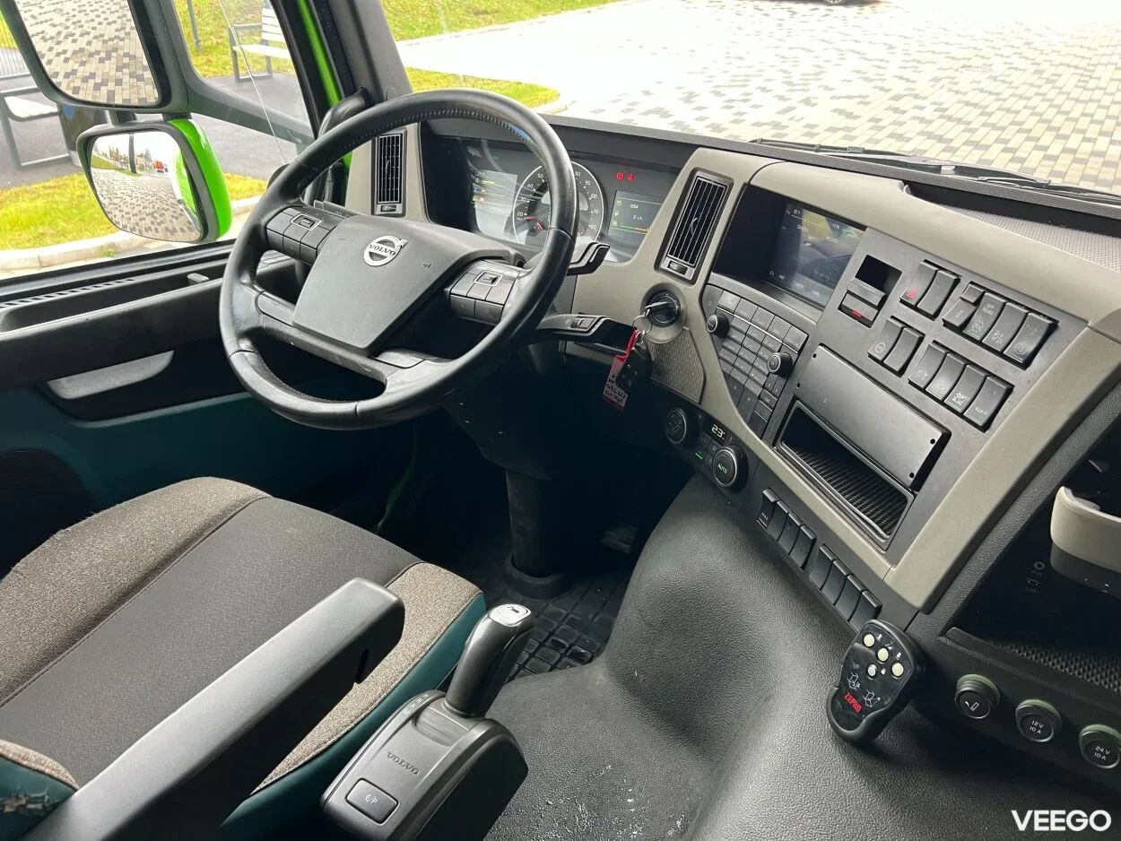 Volvo FM 370 Külmik Carrier avatava küljega 10.8 278kW