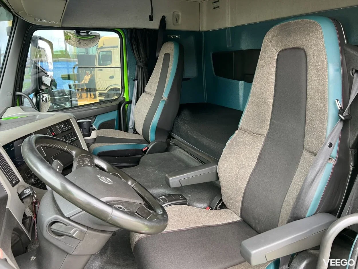 Volvo FM 370 Külmik Carrier avatava küljega 10.8 278kW