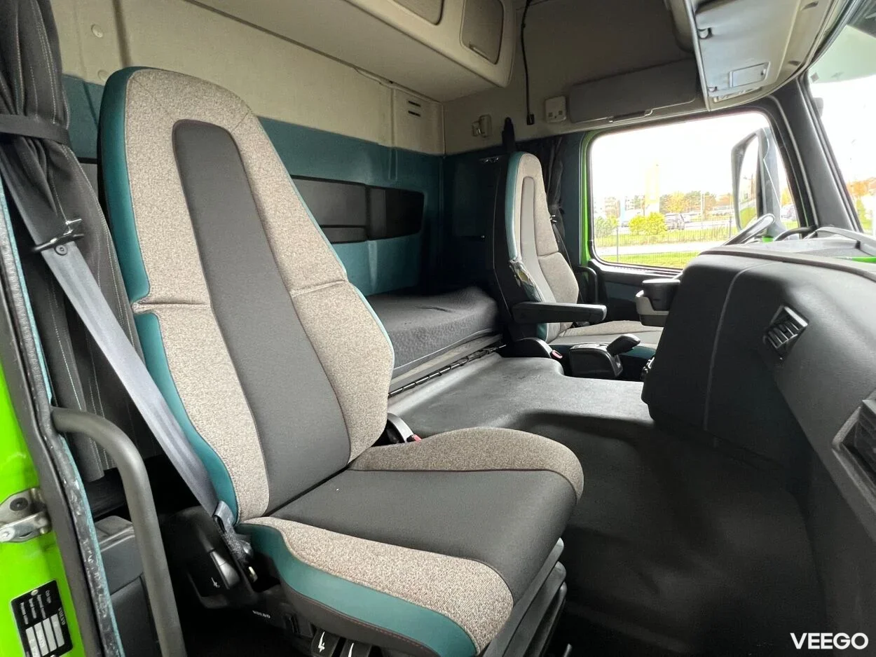 Volvo FM 370 Külmik Carrier avatava küljega 10.8 278kW